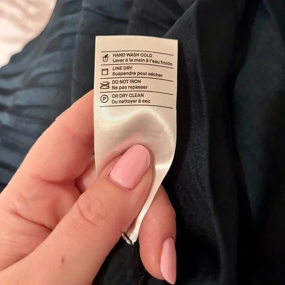 NWOT Vince Pleated Blouse Size M